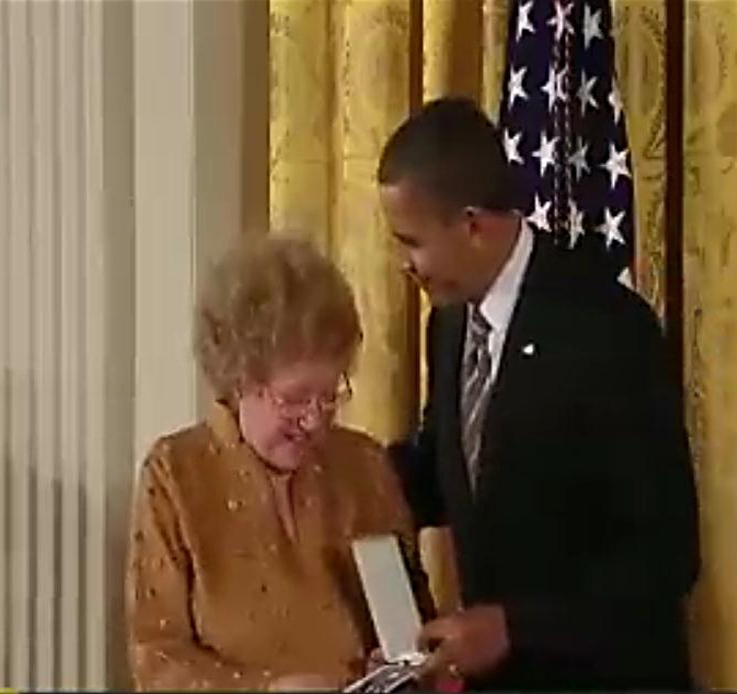 President Obama awards the Citizens Medal to Suzanne Manford Swan, on behalf of her mother, PFLAG founder Jeanne Manford